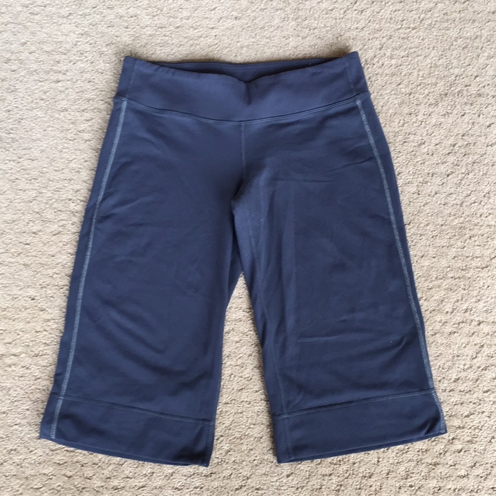 Lululemon Capris Black 6